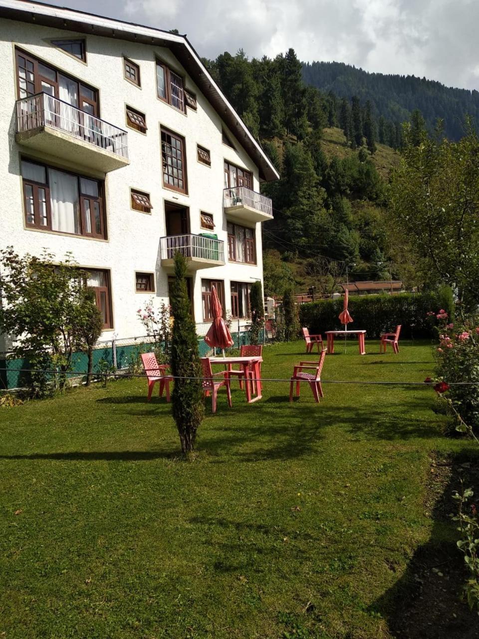 Hotel King Palace Pahalgām Екстериор снимка