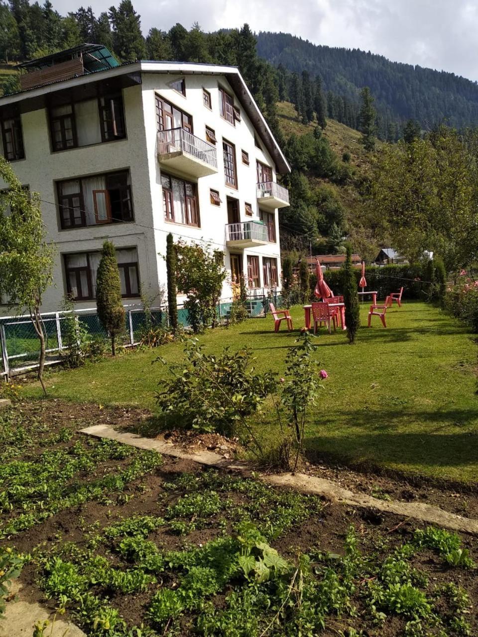 Hotel King Palace Pahalgām Екстериор снимка