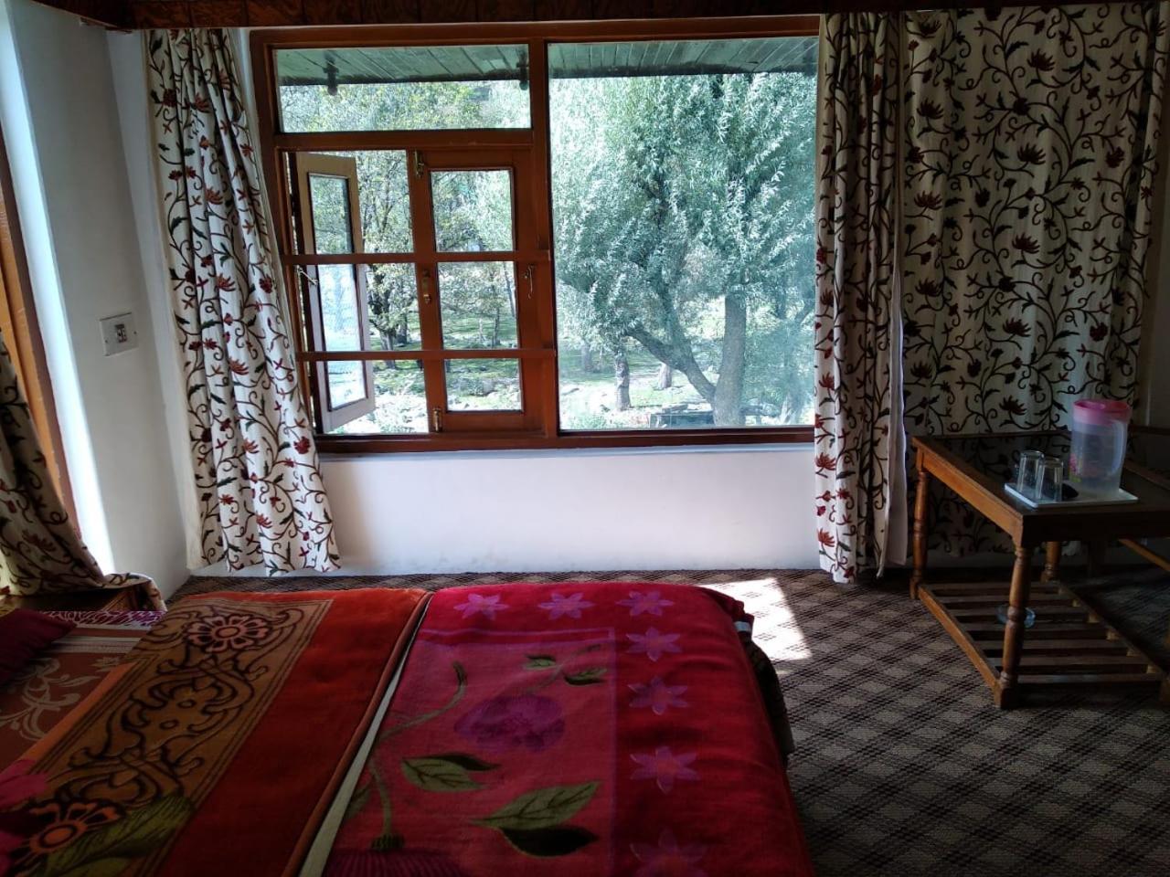Hotel King Palace Pahalgām Екстериор снимка